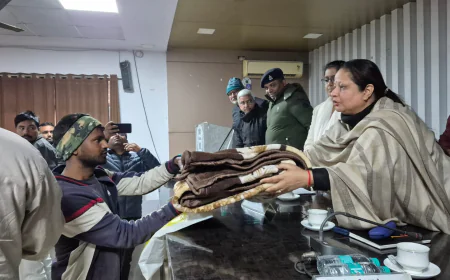 कमिश्नर ने कोल तहसील में समाधान दिवस की प्रभावशीलता परखी, भूमि विवादों पर सख्त निर्देश