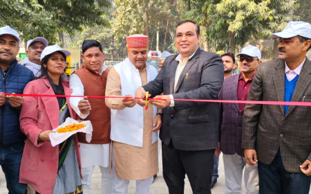 Kasganj news भू0पू0 प्रधानमंत्री स्व0 चौधरी चरण सिंह के जन्म दिवस के उपलक्ष्य में किसान मेला डी एम द्वारा फीता काटकर किया शुभारम्भ