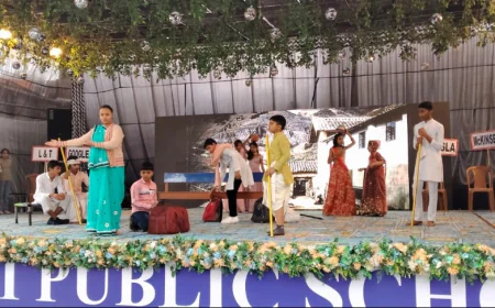 नारायणी पब्लिक स्कूल में वार्षिक उत्सव का आयोजन हर्षोल्लास से मनाया गया।