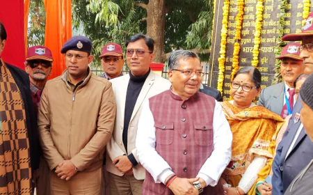 मंत्री ने किया नवनिर्मित शहीद स्मारक का लोकार्पण; बोले- "शहीदों का बलिदान राष्ट्र की एकता का प्रतीक"