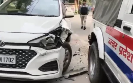 Mainpuri News : ट्रैफिक इंस्पेक्टर की खड़ी एस्कॉर्ट गाड़ी में दरोगा की कार ने मारी टक्कर, चालक फरार