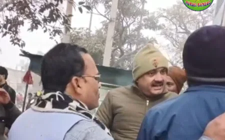 Etah News : खाकी की दबंगई कैमरे में कैद: युवक से मारपीट, गालीबाज दरोगा लाइन हाजिर