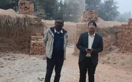 Farrukhabad News : अवैध ईंट भट्टों पर प्रशासन का कड़ा एक्शन; हजारों कच्ची ईंटें नष्ट, जेसीबी जब्त