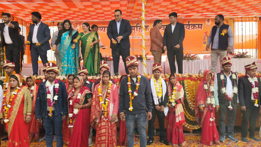 Kasganj news मुख्यमंत्री सामूहिक विवाह योजना के अंतर्गत जिले में 254 नवविवाहित जोड़े दाम्पत्य सूत्र में बंधे।