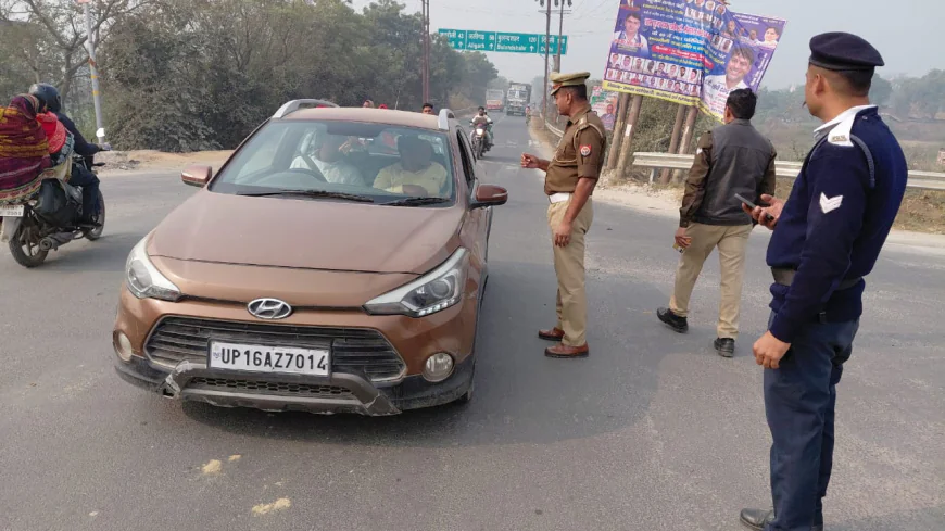 Kasganj news यातायात नियमों के उल्लंघन करने पर किए गए 292 वाहनों के चालान एवं  अधिरोपित किया गया 449400.00 शमन शुल्क