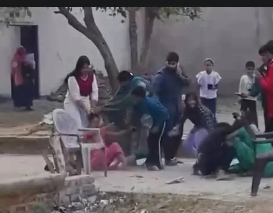 कटिया पकड़वाने के शक में दबंगों ने महिला और बच्चों से की मारपीट, माँ-बेटी अस्पताल में भर्ती