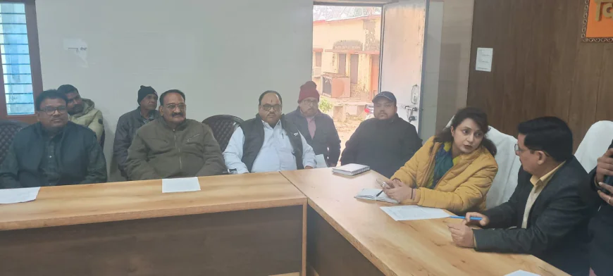 कायमगंज में तंबाकू व्यापारियों के साथ एवं व्यापार मंडल के वरिष्ठ पदाधिकारी जिला अध्यक्षों एवं तंबाकू ट्रेड से संबंधित बैठक का आयोजन हुआ