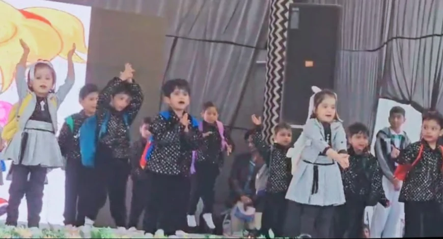 नारायणी पब्लिक स्कूल में वार्षिक उत्सव का आयोजन हर्षोल्लास से मनाया गया।