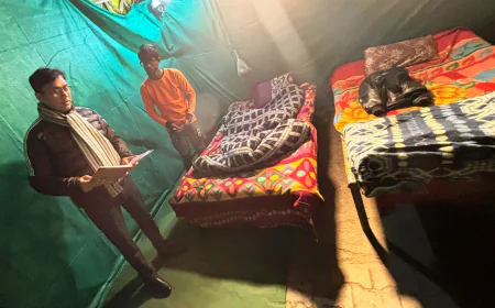 कड़ाके की ठंड और घने कोहरे के बीच एक्शन में डीएम; रात 11 बजे रैन बसेरों का औचक निरीक्षण