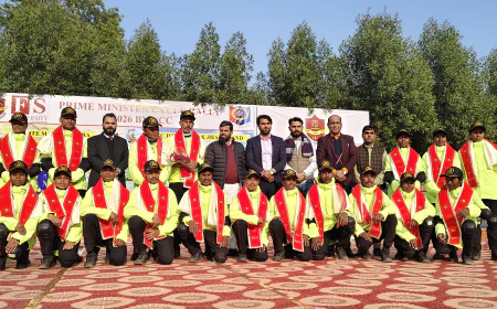 शौर्य के कदम, क्रांति की ओर: एनसीसी साइक्लोथॉन दल का एफएस विश्वविद्यालय शिकोहाबाद में भव्य स्वागत