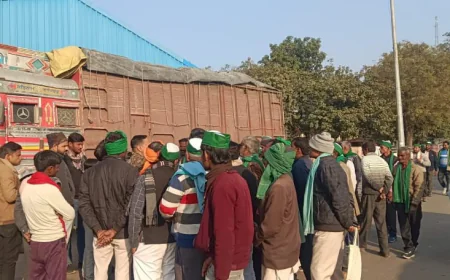 आढ़ती ने घेरा उधार का चावल लदा ट्रक, पुलिस ने किया सीज