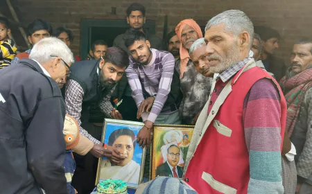 Kasganj news अमाँपुर /बनियानी में लेडी आयरन बहिन कु0 मायावती  का जन्मदिन हर्षोल्लास के साथ मनाया गया