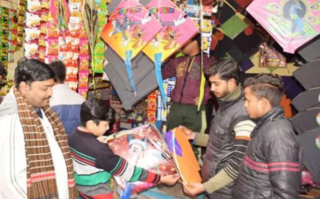 बसंत पंचमी पर पूरे शहर में  पतंगों की धूम: खरीदारी को उमड़ी भीड़