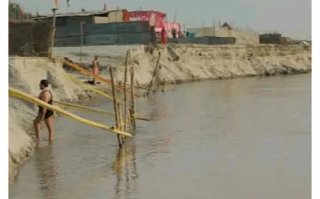 रामनगरिया मेला: पांचाल घाट पर गंगा का कटान तेज, श्रद्धालुओं की सुरक्षा के लिए प्रशासन अलर्ट