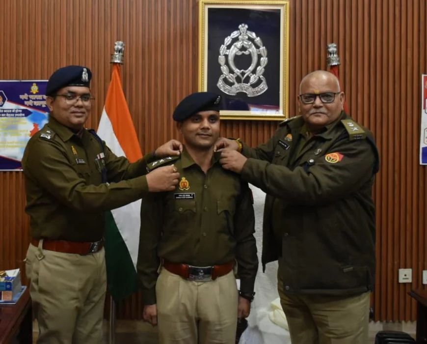 Etah News : पिपिंग सेरेमनी में डीएसपी संकल्प दीप कुशवाह को लगाए गए स्टार