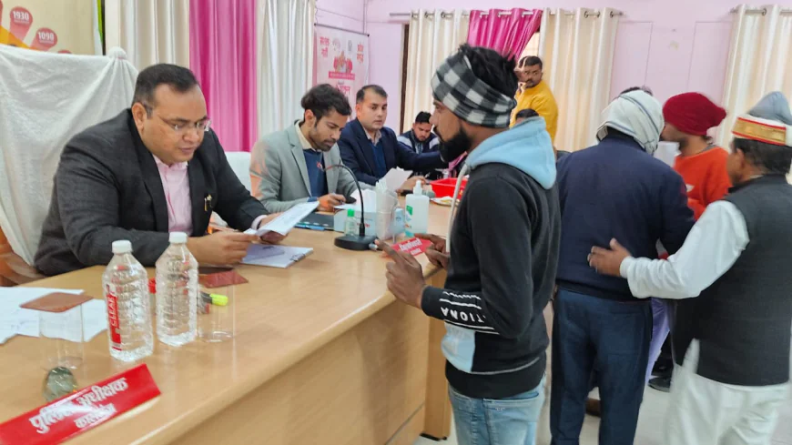 डी एम व एस पी की अध्यक्षता में तहसील कासगंज पर सुनी फरियादे,58 प्रार्थना पत्र में से,14 का मौके पर ही निस्तारित।