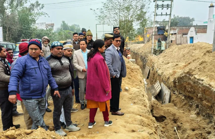 नाला निर्माण कार्य में मानकों की अनदेखी, ठेकेदार को ब्लैकलिस्टेड करने के जिलाधिकारी ने दिये निर्देश