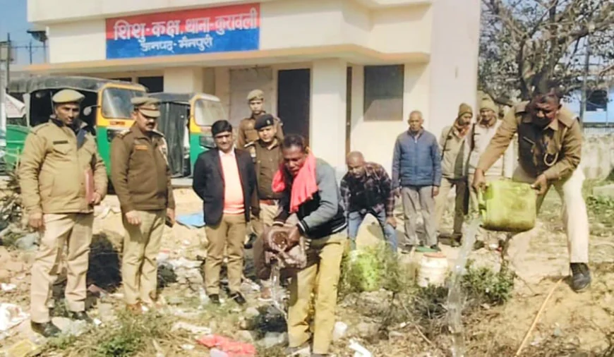 Mainpuri News : कुरावली थाने में 72 हजार की अवैध शराब का किया गया विनिष्टीकरण