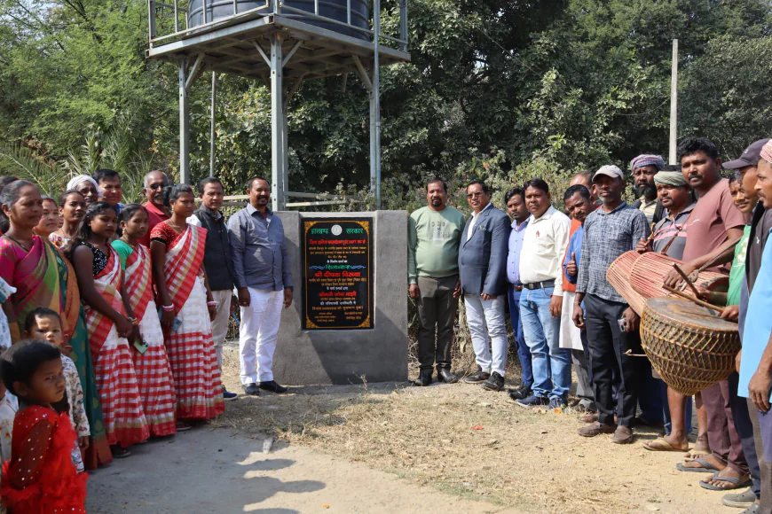 Jharkhand News: मंत्री दीपक बिरुआ ने किया पीसीसी पथ निर्माण कार्य का शिलान्यास