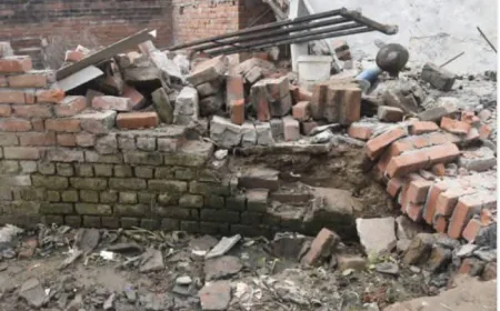 प्रशासन की लापरवाही ने छीनी गरीब की छत, नाली निर्माण के चलते ढहा पक्का मकान