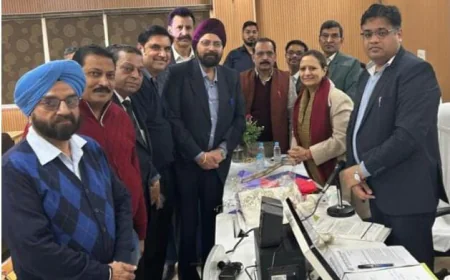 जीएसटी की व्यावहारिक व कानूनी समस्याओं को लेकर व्यापारियों ने सौंपा ज्ञापन