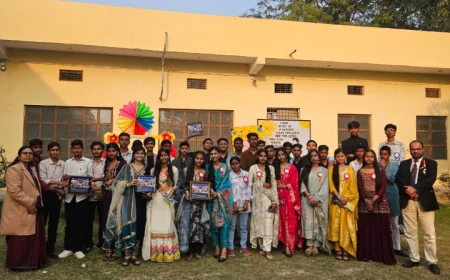 Farrukhabad News : किरण पब्लिक स्कूल में भव्य विदाई समारोह आयोजन