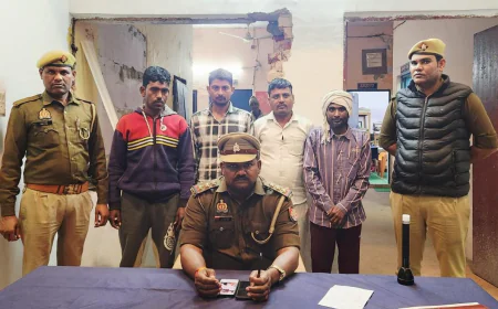 एटा में जुआ खेलते चार गिरफ्तार, 1240 रुपये व ताश के पत्ते बरामद