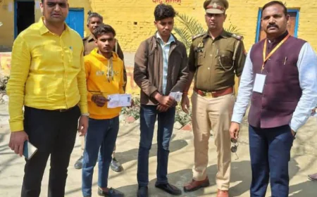 एटा में हाईस्कूल अंग्रेजी परीक्षा में दो ‘मुन्ना भाई’ गिरफ्तार