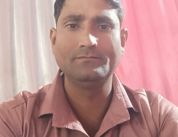 Farrukhabad News : पत्रकार पर पुलिस की दबंगई! कैमरा छीना, गालियाँ दीं, मारपीट कर जेल भेजने की धमकी