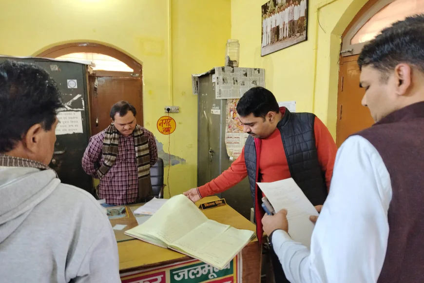 एडीएम ने नगर पालिका परिषद कायमगंज का किया औचक निरीक्षण