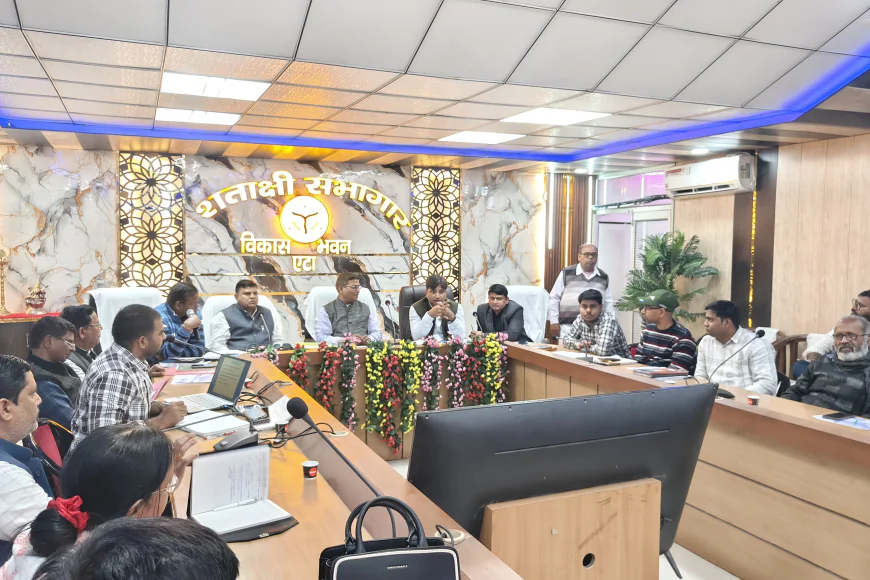 विकास भवन के शताक्षी सभागार में छोटी नदियों के पुनरोद्धार पर मंथन