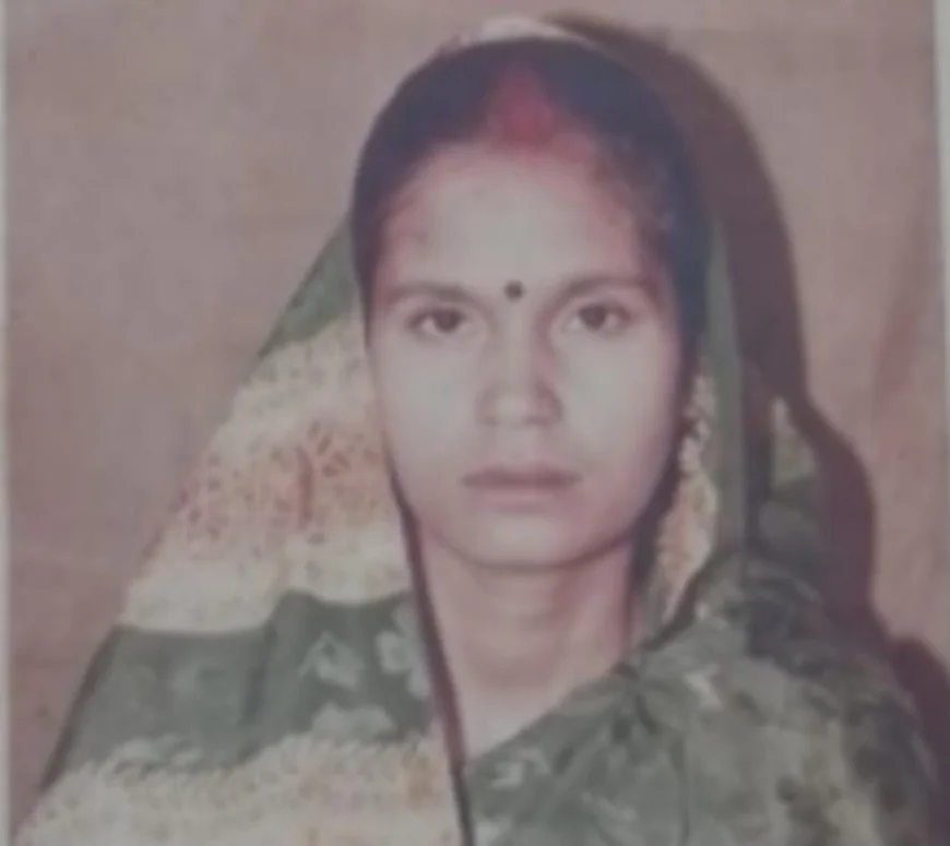 Farrukhabad News : आवारा कुत्ते द्वारा बाइक से गिराए जाने से आंगनबाड़ी सहायिका की मौत