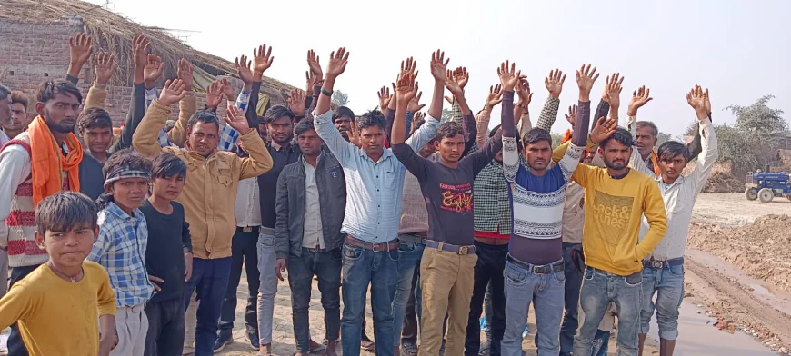 Farrukhabad News : अवैध बालू खनन बना मौत और दहशत की वजह