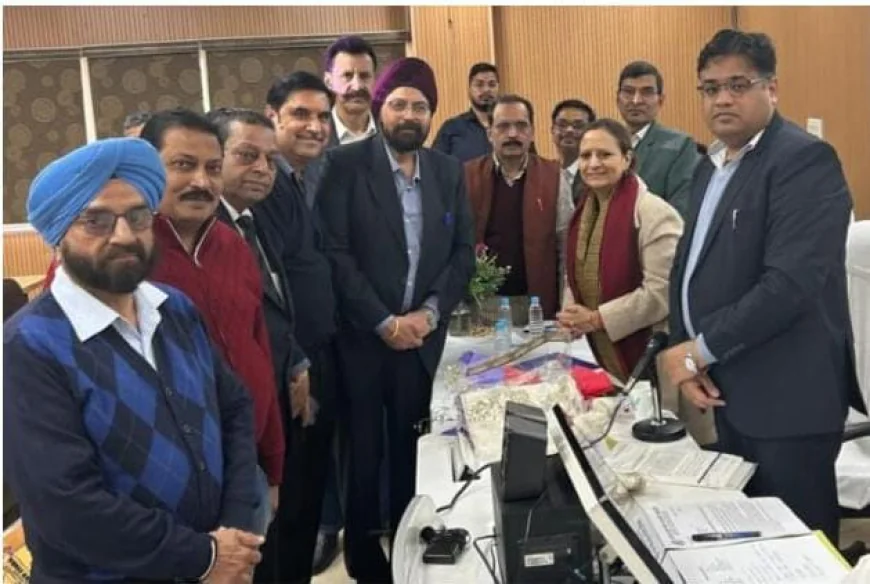 जीएसटी की व्यावहारिक व कानूनी समस्याओं को लेकर व्यापारियों ने सौंपा ज्ञापन