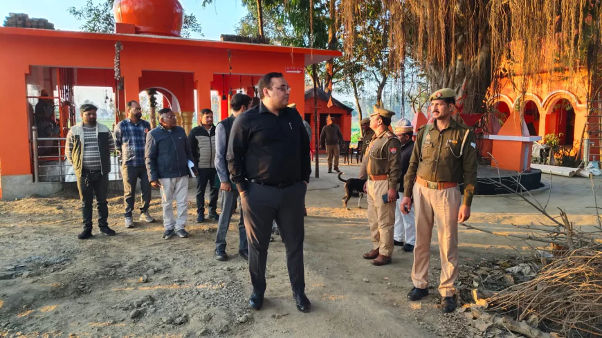 Kasganj news डीएम व एसपी ने आज कासगंज स्थित श्याम देवता मंदिर एवं कासगंज मटर मंडी का संयुक्त रूप से निरीक्षण किया।