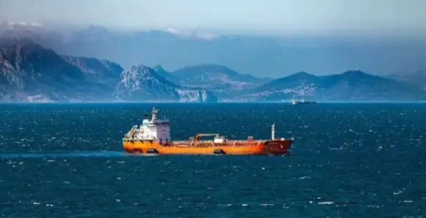 ईरान से जुड़े प्रतिबंधित तेल टैंकरों की भारत में जब्ती, समुद्री निगरानी बढ़ी