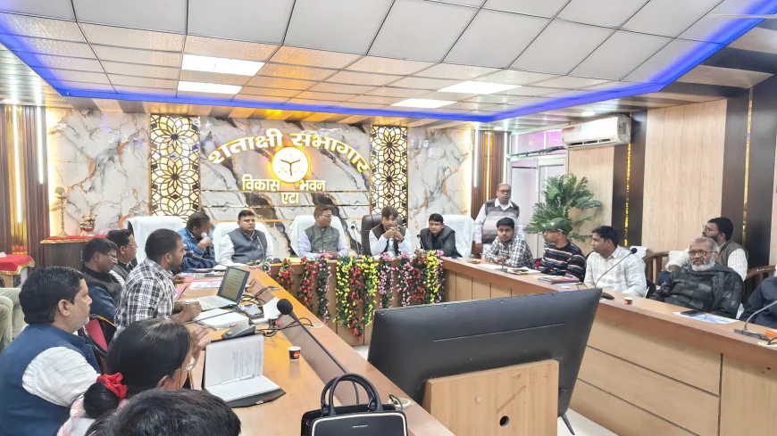 विकास भवन के शताक्षी सभागार में छोटी नदियों के पुनरोद्धार पर मंथन