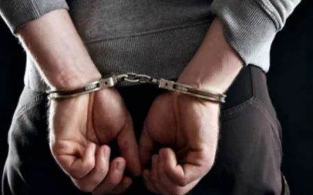 प्रतिबंधित मांस विक्रेता पिता पुत्र गिरफ्तार,भरा गया मांस का सैंपल।