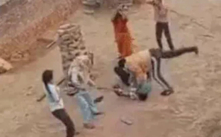 दिल्ली से घर लौटे पति की पत्नी और बच्चों ने की बेरहमी से पिटाई, सोशल मीडिया पर  वायरल