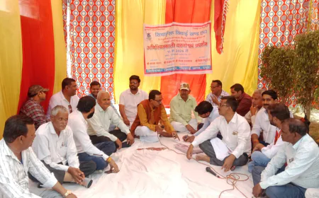 Etah News : सिंचाई खंड एटा में भ्रष्टाचार का महाघोटाला! कर्मचारियों का फूटा गुस्सा, एक्सईएन के खिलाफ अनिश्चितकालीन धरना