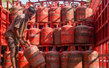 व्हाट्सएप से मिनटों में बुक होगा LPG सिलेंडर, कॉल-SMS की भी सुविधा