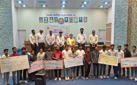 एटा में वृहद ऋण वितरण शिविर, 45 लाभार्थियों को मिला आर्थिक सहयोग