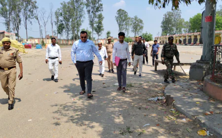 Kasganj news जिलाधिकारी प्रणय सिंह द्वारा कासगंज मंडी परिसर का किया गया औचक निरीक्षण।