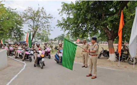 मिशन शक्ति फेज-5 के तहत एटा में महिला सशक्तिकरण रैली निकाली गई