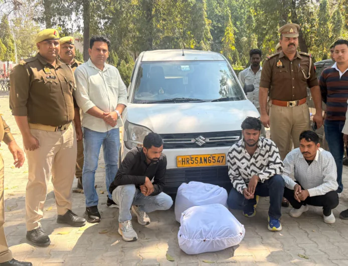 Mainpuri News : पुलिस की बड़ी कार्रवाई: 23.9 किलो गांजा के साथ 3 अंतर्राज्यीय तस्कर कार सहित गिरफ्तार