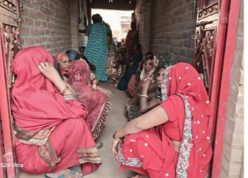 अनियंत्रित होकर पलटा ट्रैक्टर, हादसे में पल्लेदार की मौत; चालक समेत दो घायल