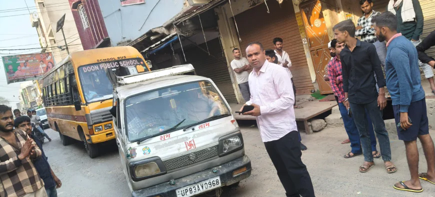 Etah News : स्कूली वाहनों की सघन जांच में 4 वाहन सीज, 90 हजार रुपये का जुर्माना