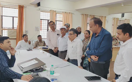 होम्योपैथिक चिकित्सकों पर वाणिज्यिक लाइसेंस शुल्क का विरोध तेज, डीएम को सौंपा ज्ञापन