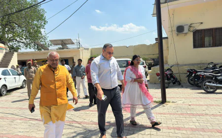 Kasganj news जिलाधिकारी प्रणय सिंह ने किया नगर पालिका सोरों का निरीक्षण।