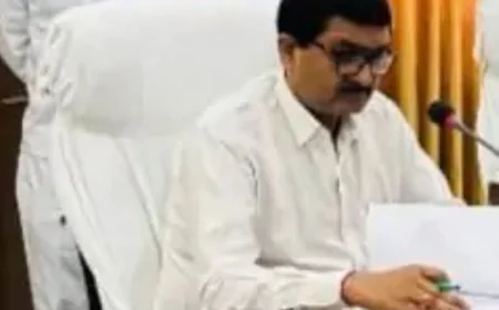 फर्रुखाबाद में फार्मर रजिस्ट्री में लापरवाही पर बड़ा एक्शन, 333 कर्मचारियों पर कार्रवाई के आदेश